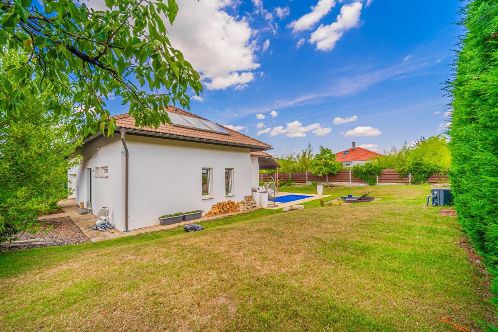 Vila Sara S Bazenem A Infrasaunou Na Kraji Prahy Zbuzany Esterno foto